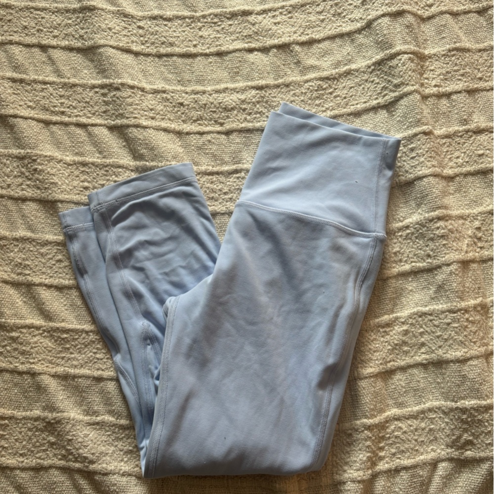Lulu Baby Blue 3/4 Leggings